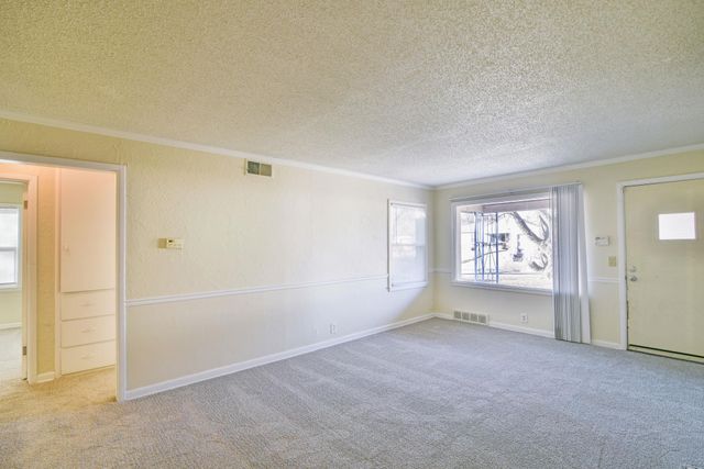 1732 Drollinger, Wichita, KS 67218