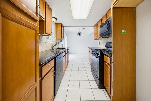 3354 Laurel Fork Drive, Houston, TX 77339