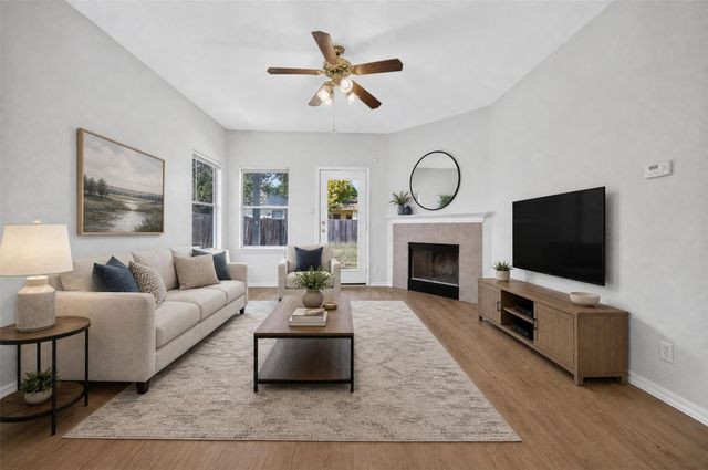 11500 Lapoynor ST, Manor, TX 78653