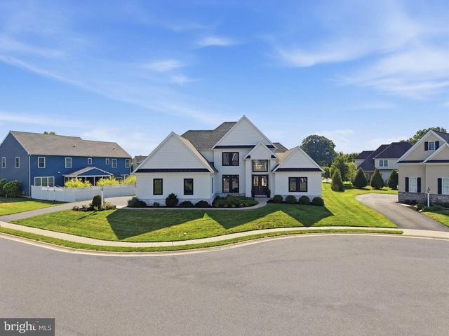 5 ALEXA DR, Lititz, PA 17543