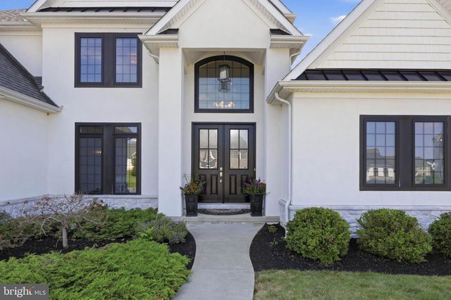 5 ALEXA DR, Lititz, PA 17543