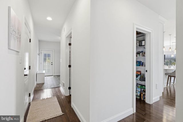 5 ALEXA DR, Lititz, PA 17543
