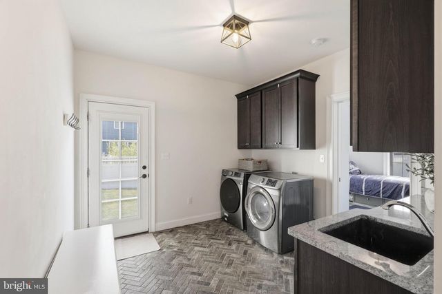 5 ALEXA DR, Lititz, PA 17543