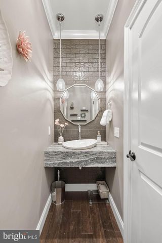 5 ALEXA DR, Lititz, PA 17543