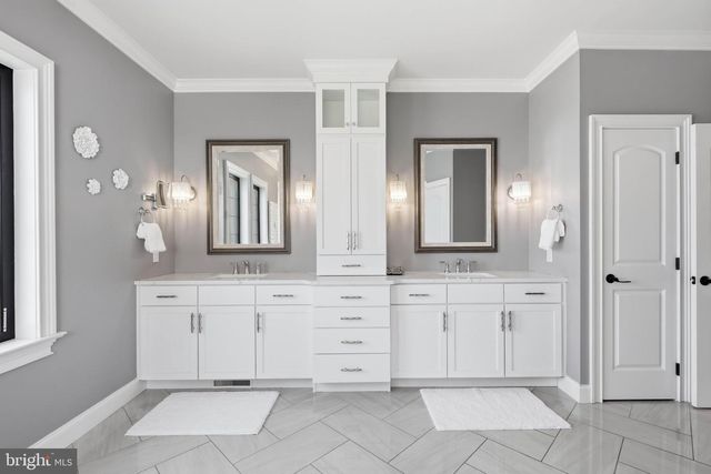 5 ALEXA DR, Lititz, PA 17543