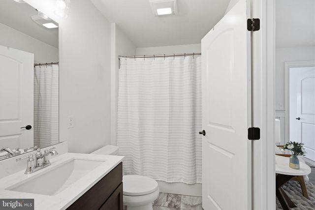 5 ALEXA DR, Lititz, PA 17543