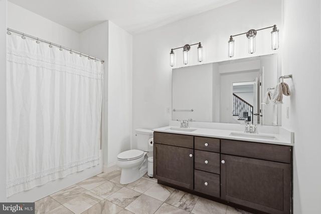 5 ALEXA DR, Lititz, PA 17543