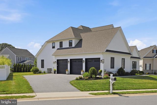 5 ALEXA DR, Lititz, PA 17543