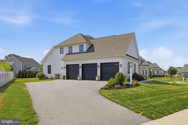 5 ALEXA DR, Lititz, PA 17543