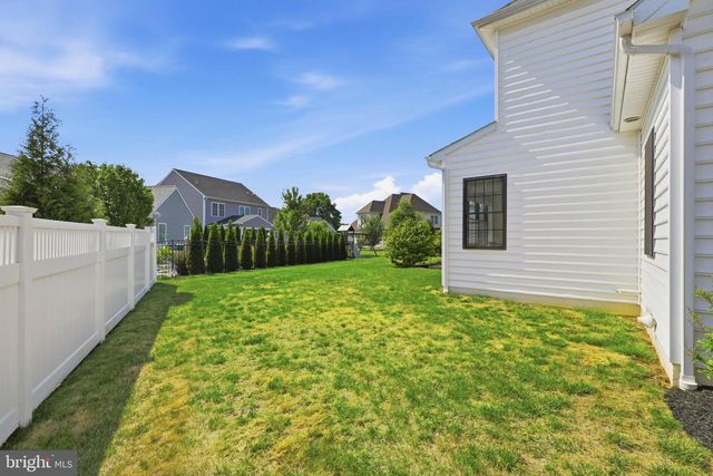 5 ALEXA DR, Lititz, PA 17543