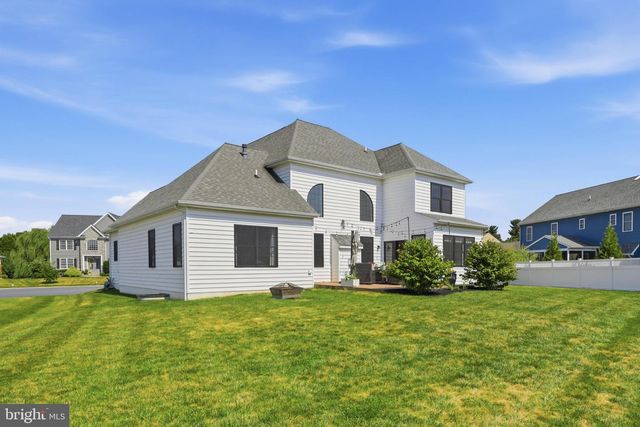 5 ALEXA DR, Lititz, PA 17543