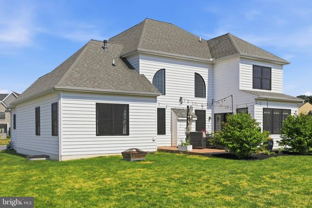 5 ALEXA DR, Lititz, PA 17543