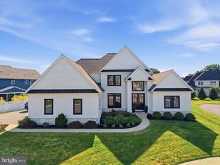5 ALEXA DR, Lititz, PA 17543