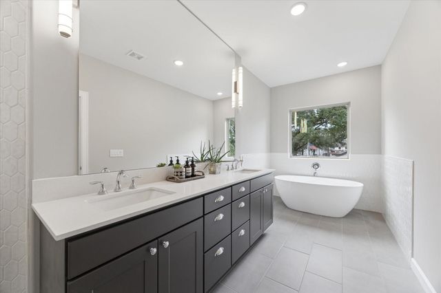 5205 Amber Sunrise Drive, Houston, TX 77018