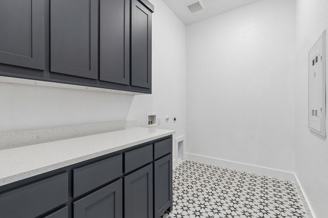 1005 Goldenrod Drive, Justin, TX 76247