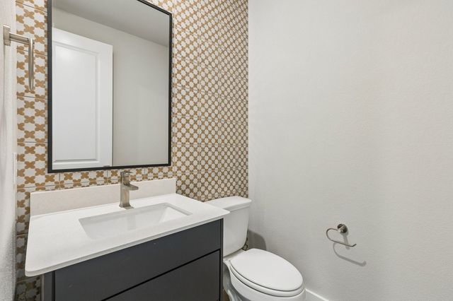 1005 Goldenrod Drive, Justin, TX 76247