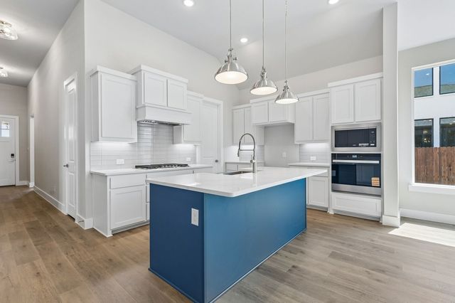 1005 Goldenrod Drive, Justin, TX 76247