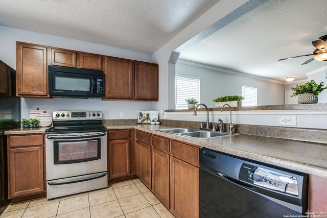 9010 OAKWOOD PARK, San Antonio, TX 78254