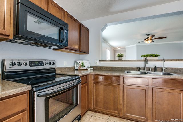 9010 OAKWOOD PARK, San Antonio, TX 78254