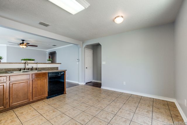 9010 OAKWOOD PARK, San Antonio, TX 78254