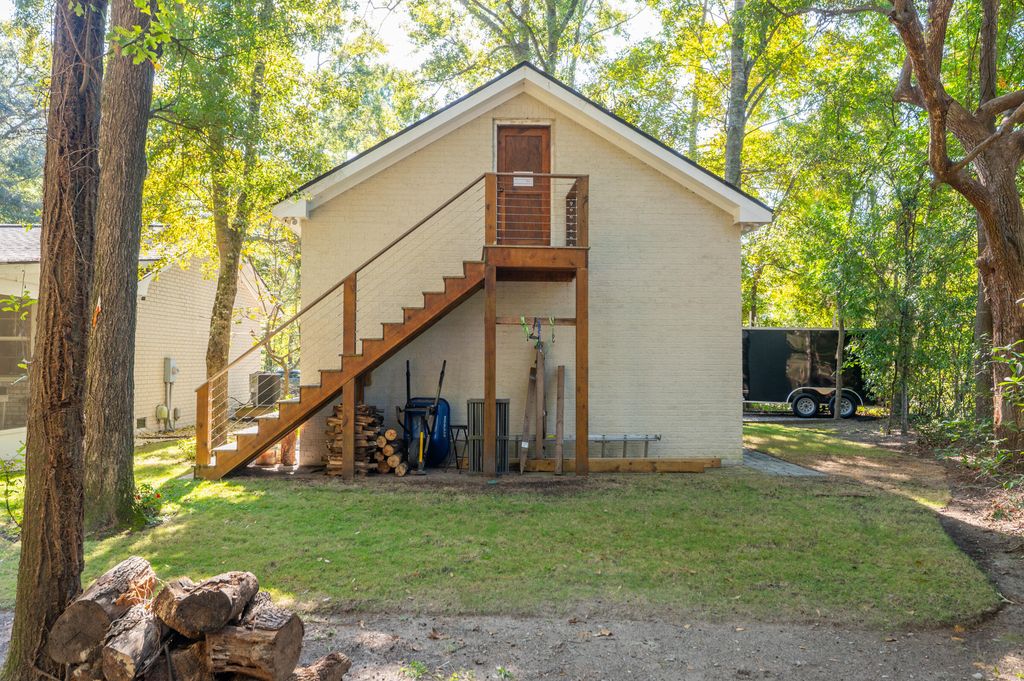 Image 17 of property listing at 5734 Edgar Tumbleston Road, Hollywood, SC 29449