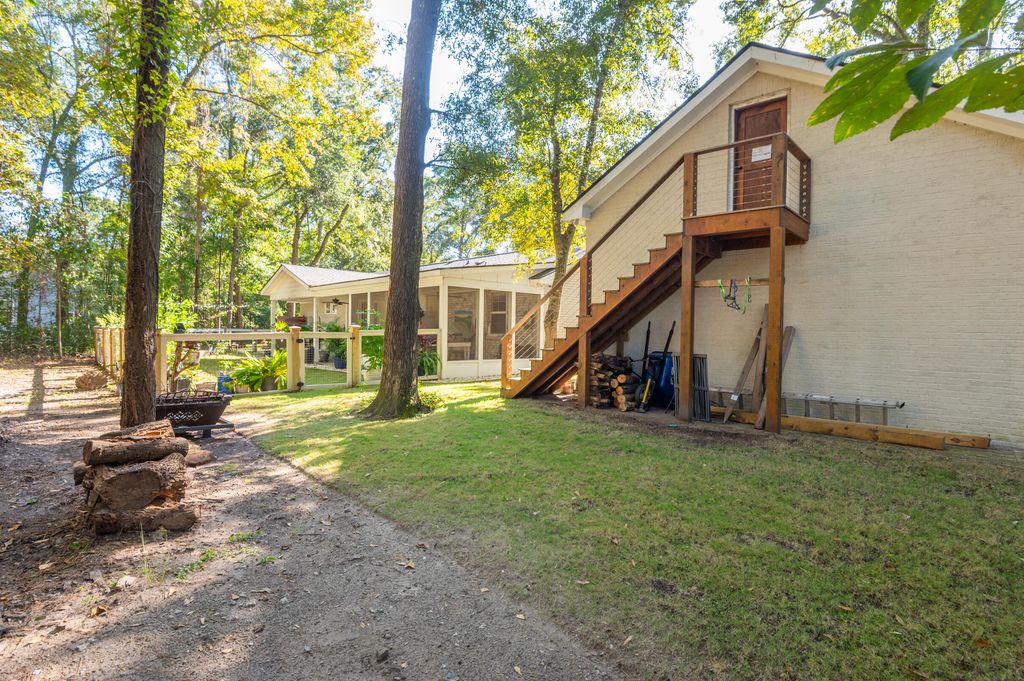 Image 18 of property listing at 5734 Edgar Tumbleston Road, Hollywood, SC 29449