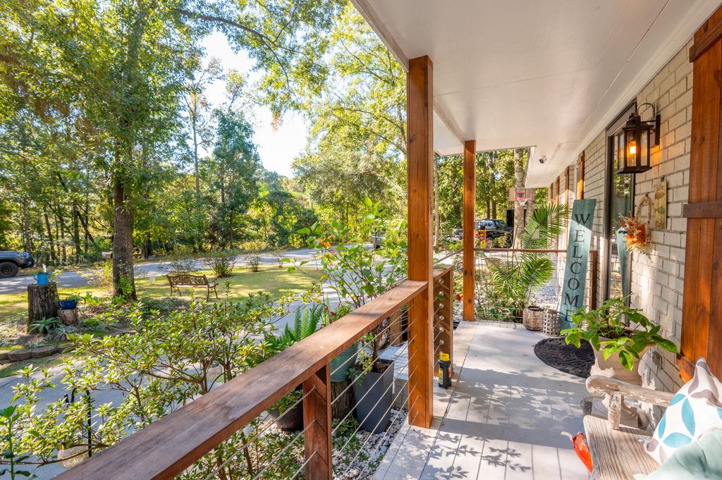 Image 21 of property listing at 5734 Edgar Tumbleston Road, Hollywood, SC 29449