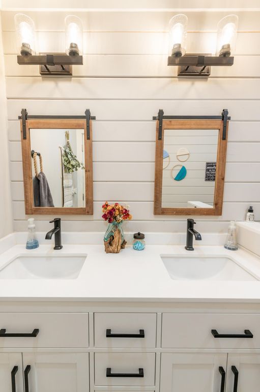 Image 47 of property listing at 5734 Edgar Tumbleston Road, Hollywood, SC 29449