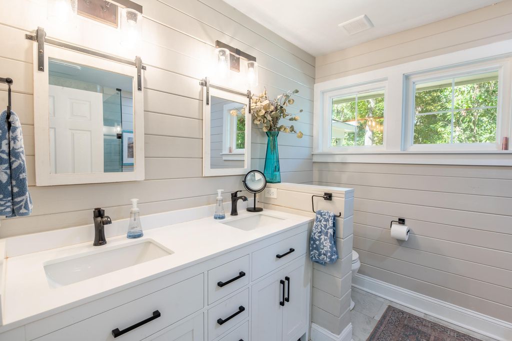 Image 60 of property listing at 5734 Edgar Tumbleston Road, Hollywood, SC 29449