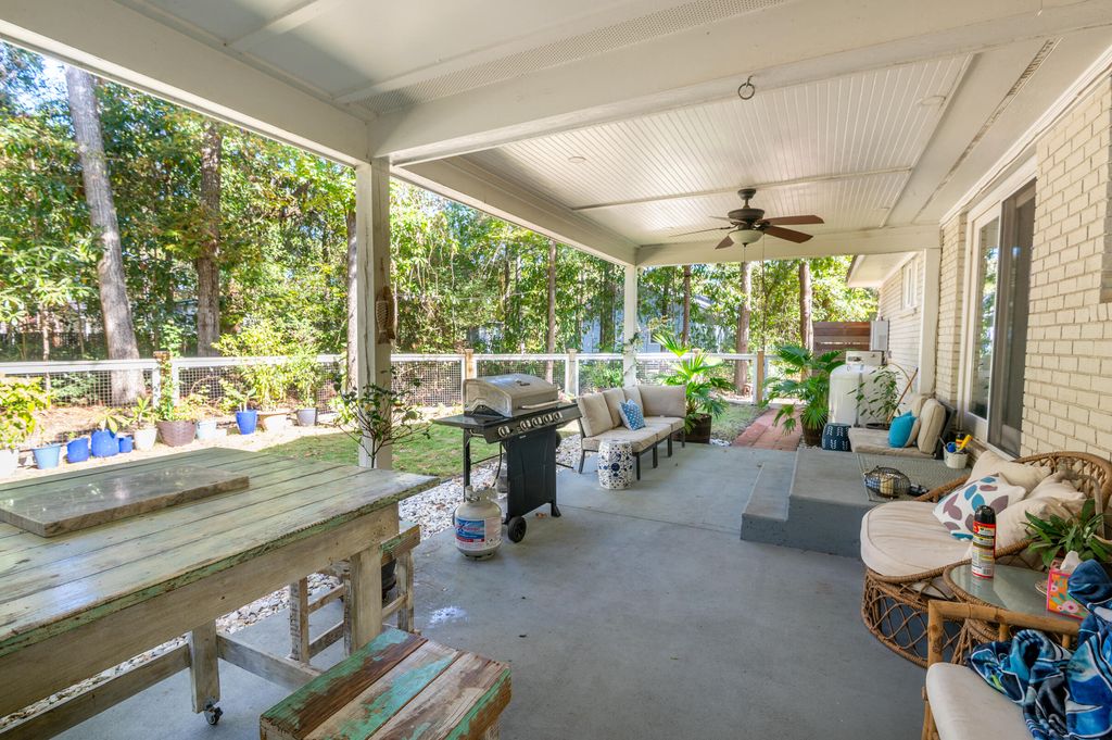 Image 67 of property listing at 5734 Edgar Tumbleston Road, Hollywood, SC 29449