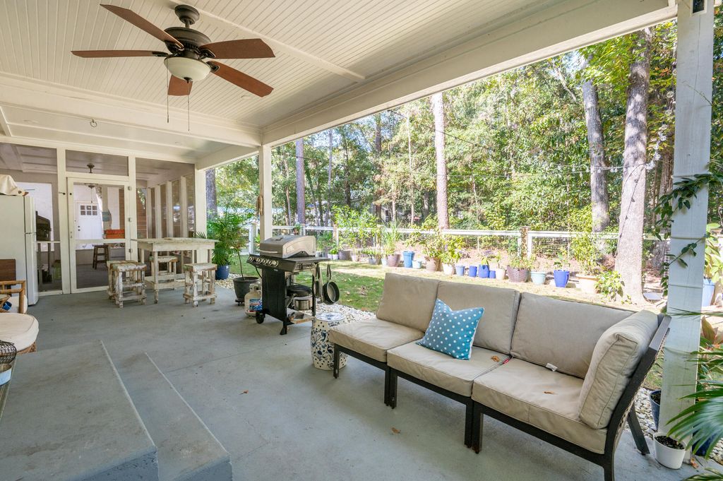 Image 71 of property listing at 5734 Edgar Tumbleston Road, Hollywood, SC 29449