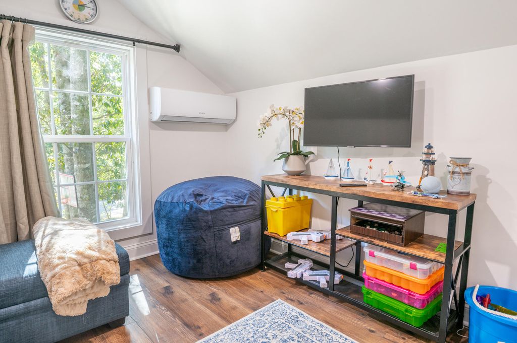 Image 75 of property listing at 5734 Edgar Tumbleston Road, Hollywood, SC 29449