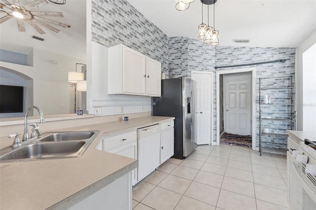 535 ROLLINS DRIVE, Davenport, FL 33837