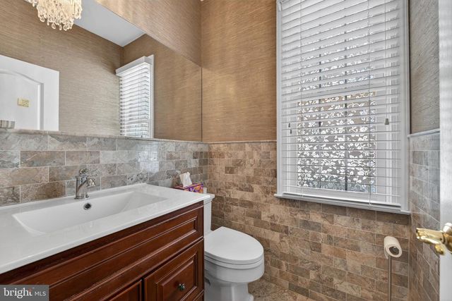 42994 NORTHLAKE BLVD, Leesburg, VA 20176
