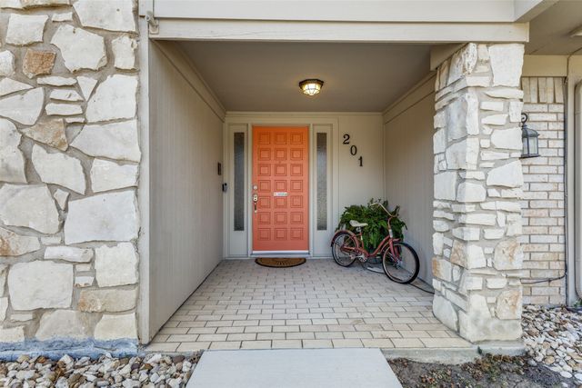 201 Hillview Drive, Hurst, TX 76054