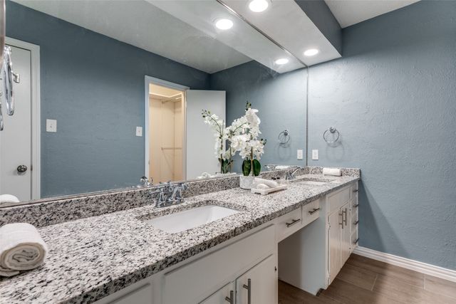 201 Hillview Drive, Hurst, TX 76054