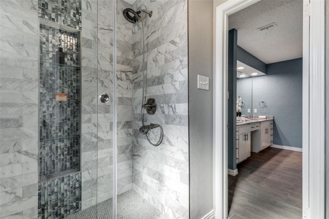 201 Hillview Drive, Hurst, TX 76054