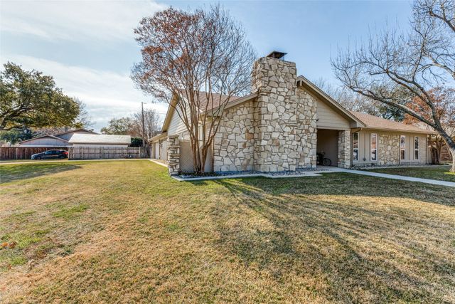 201 Hillview Drive, Hurst, TX 76054