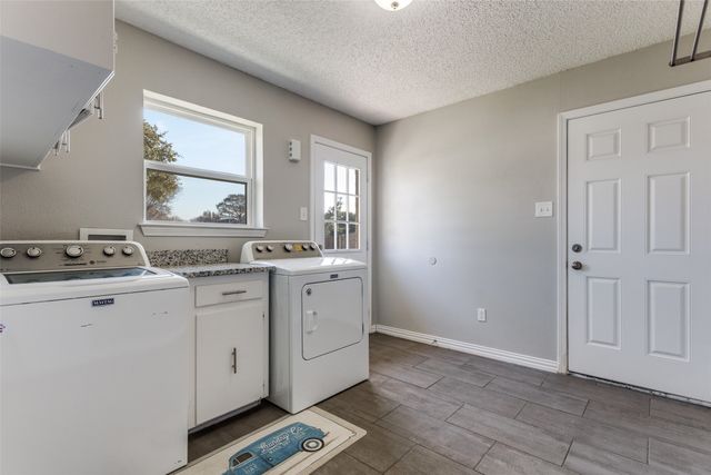 201 Hillview Drive, Hurst, TX 76054