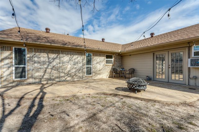 201 Hillview Drive, Hurst, TX 76054