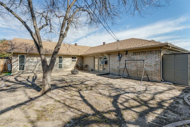 201 Hillview Drive, Hurst, TX 76054