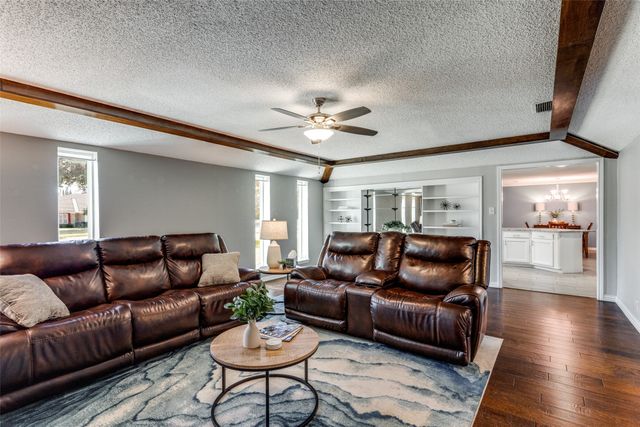 201 Hillview Drive, Hurst, TX 76054