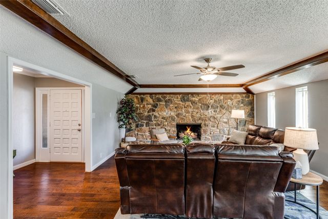 201 Hillview Drive, Hurst, TX 76054