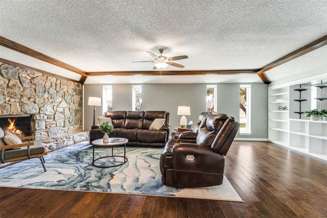 201 Hillview Drive, Hurst, TX 76054