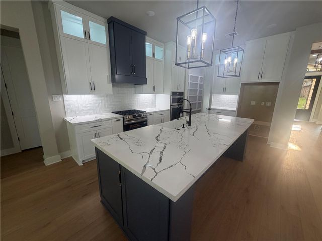 216 Bluehill Dr, Montgomery, TX 77356