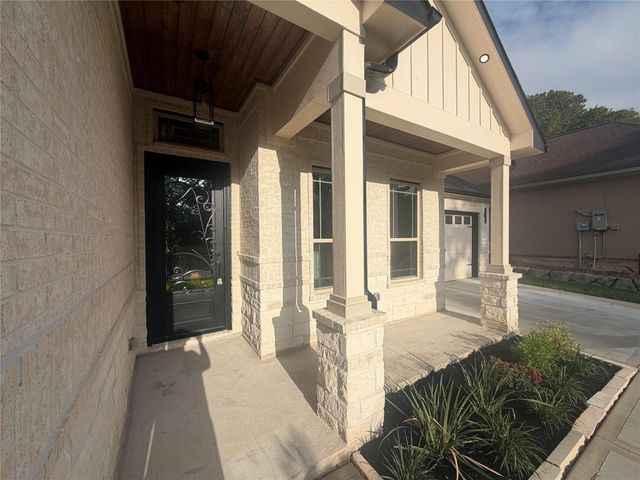 216 Bluehill Dr, Montgomery, TX 77356