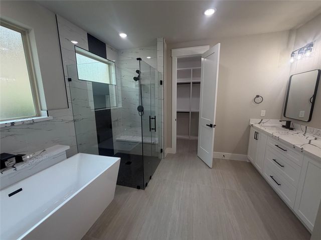 216 Bluehill Dr, Montgomery, TX 77356