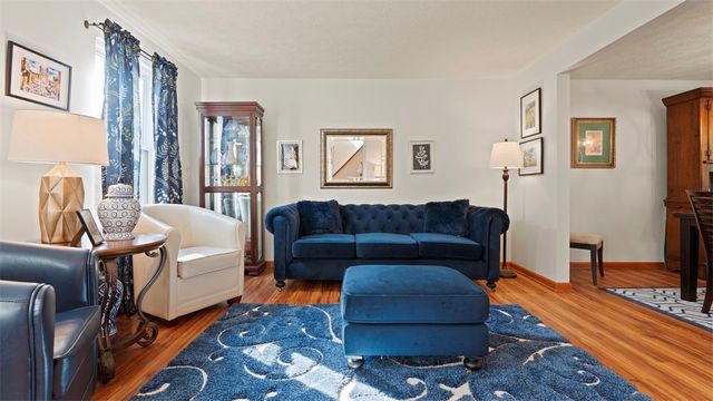 5096 Fountainwood Dr, Hampton, PA 15044