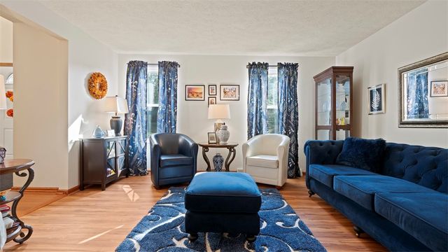 5096 Fountainwood Dr, Hampton, PA 15044