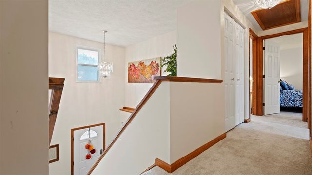 5096 Fountainwood Dr, Hampton, PA 15044